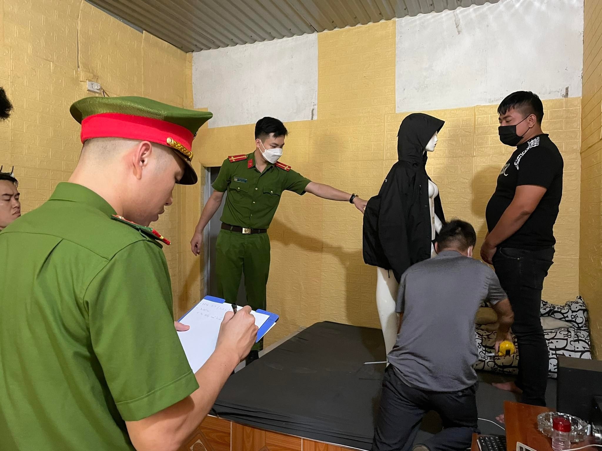 Co gai bi ban trai danh tu vong anh 1