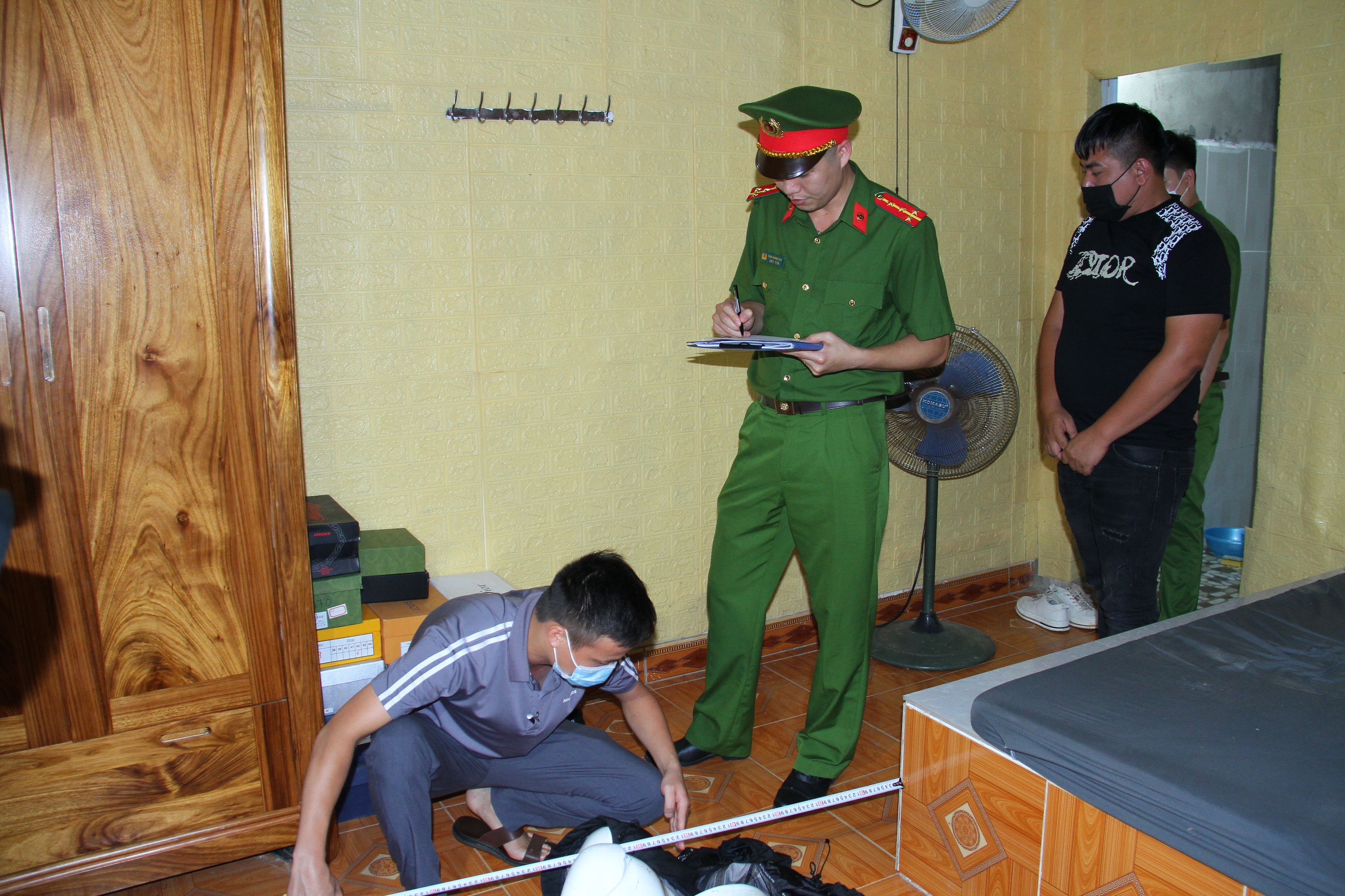 Nam thanh nien tai hien viec day ban gai 22 tuoi dan den tu vong hinh anh