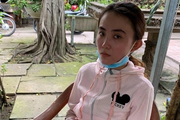 Co gai 22 tuoi dung clip nhay cam de tong tien nhan tinh hinh anh