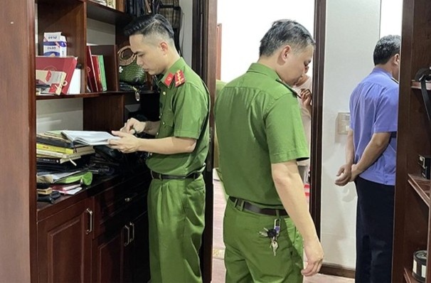 2 cuu pho chu tich tinh Lao Cai bi khoi to hinh anh