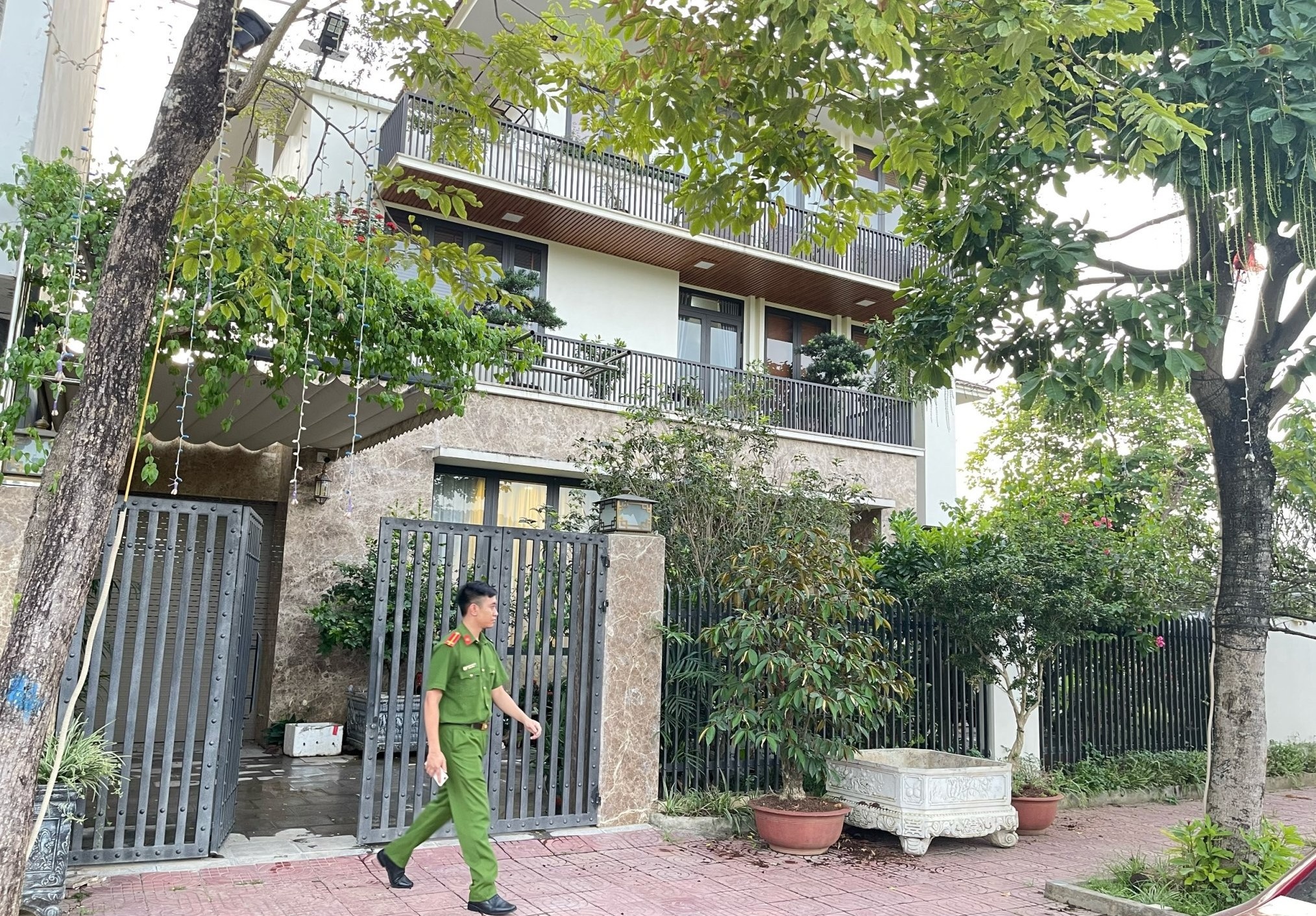 Khoi to 2 pho chu tich tinh lao cai anh 2