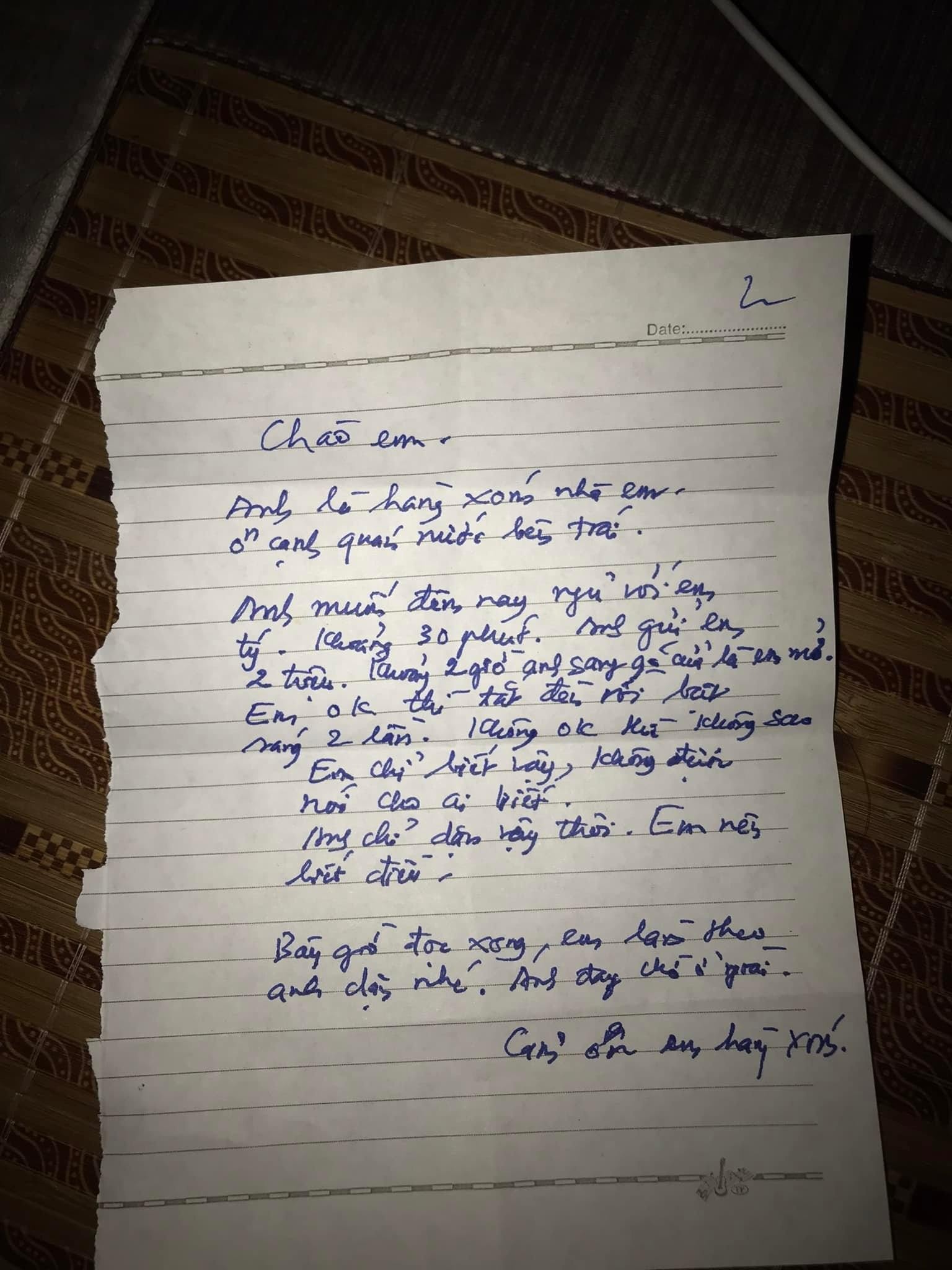 cô gái bị xin ngủ cùng lúc nửa đêm ảnh 2 co gai bi xin ngu cung luc nua dem anh 2