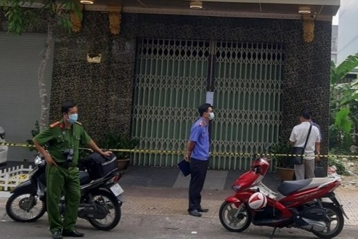 Chau be 4 tuoi bi ban tai quan karaoke o Thanh Hoa hinh anh