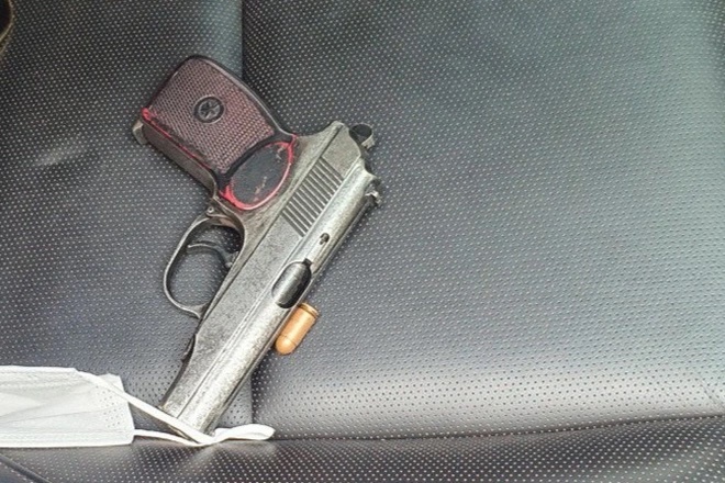 Ban doi thu de giai quyet mau thuan hinh anh