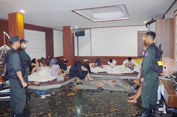 Tam giu nhieu dan choi tu tap bay lac o khu sinh thai Lang Viet hinh anh