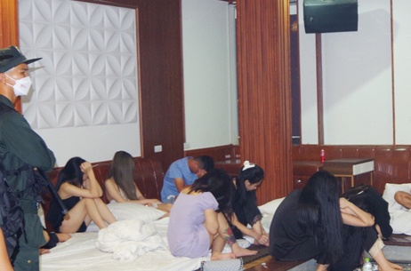 choi ma tuy tai khu sinh thai anh 1