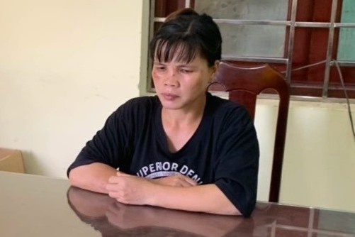 Khoi to nguoi phu nu dung dao quam cat co chong hinh anh