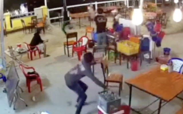 Mot nguoi tu vong sau hon chien vi nhin deu hinh anh