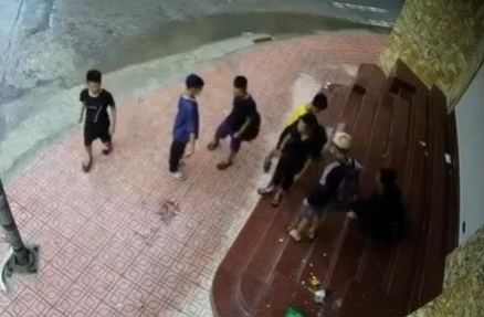 Truy tim nhom dam nguoi di bo de cuop tai san hinh anh