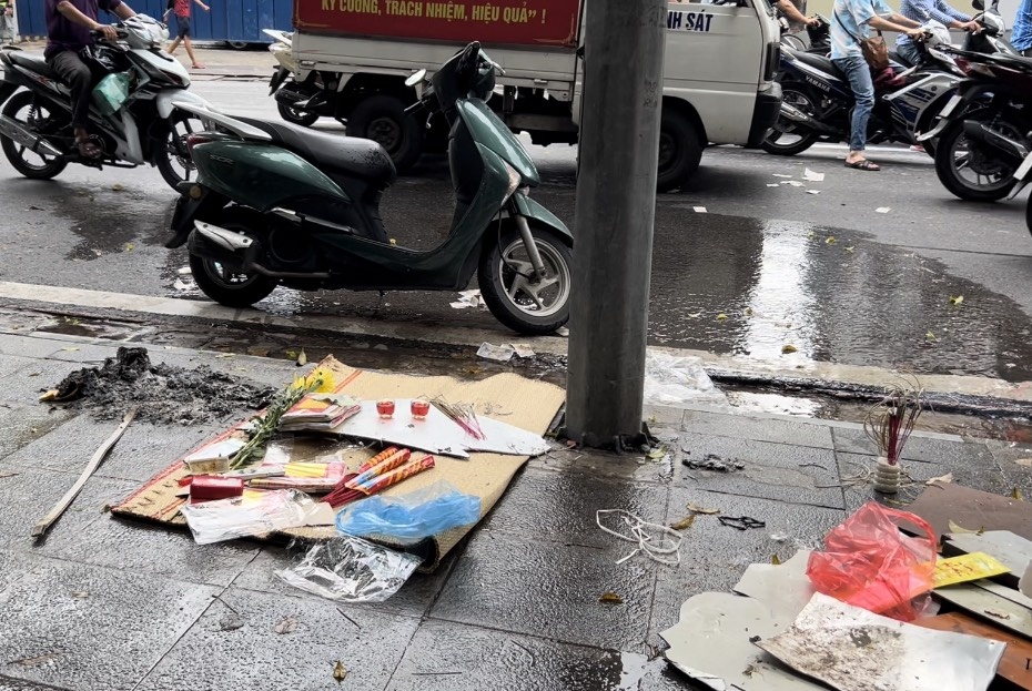 Hien truong vu nguoi phu nu bi giet o gan ho Hoan Kiem hinh anh