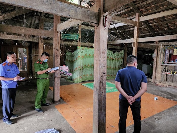 Ke giet nguoi bo tron bang o to anh 2