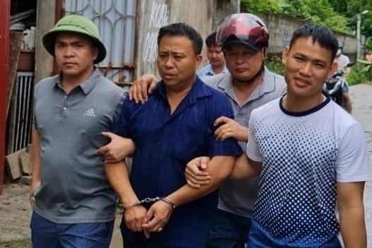 Bat giu nghi pham chem phu nu luc rang sang hinh anh