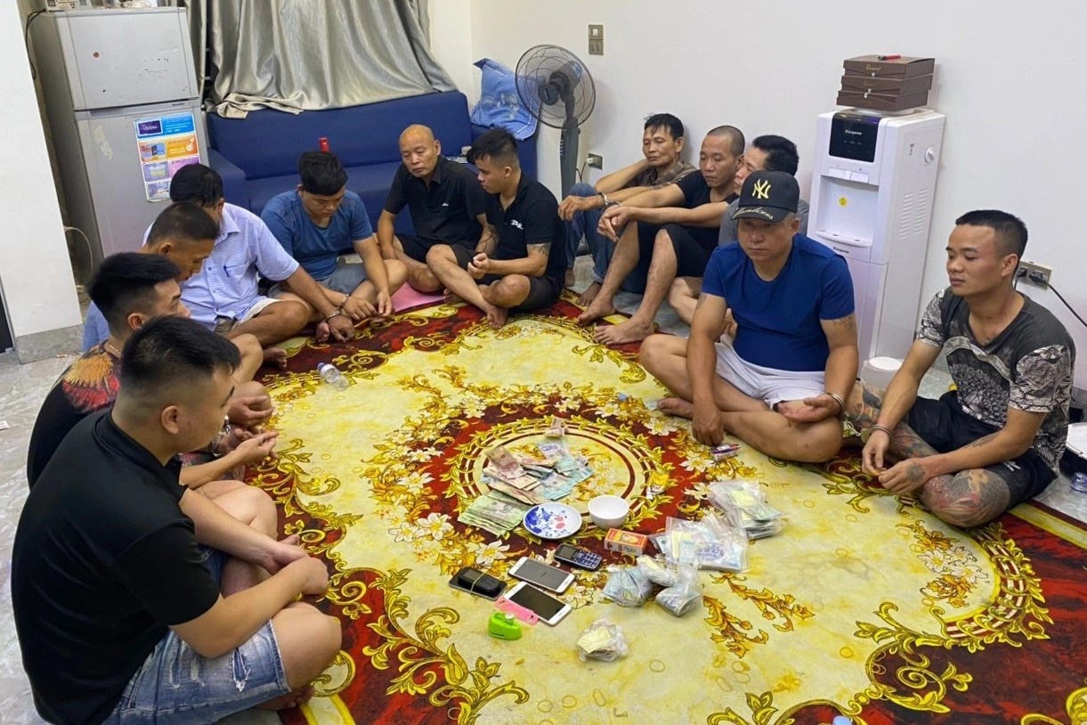 Soi bac thue nhom co tien an, tien su canh gioi hinh anh