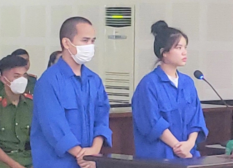 Doi tinh nhan to chuc cho nguoi nuoc ngoai o chui, nhap canh trai phep hinh anh