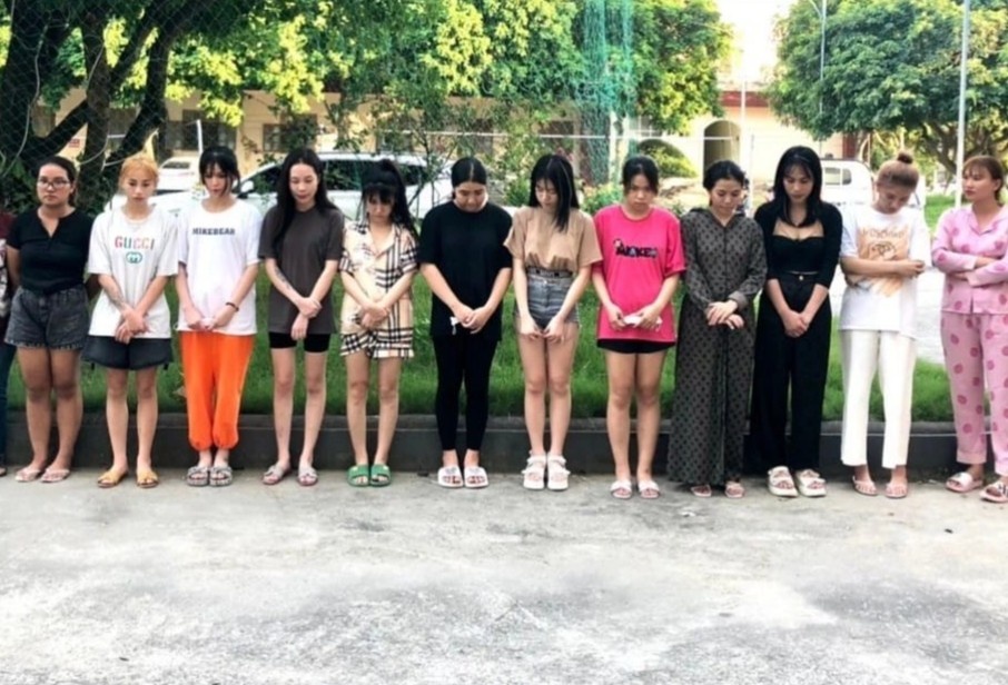 37 nguoi phe ma tuy tai khach san Nam Khanh hinh anh
