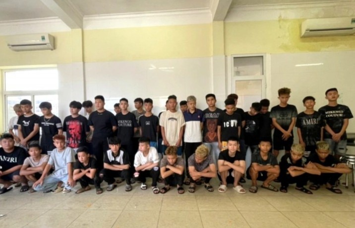 Trieu tap hon 40 nguoi trong vu hon chien bang phong lon va vo bia hinh anh