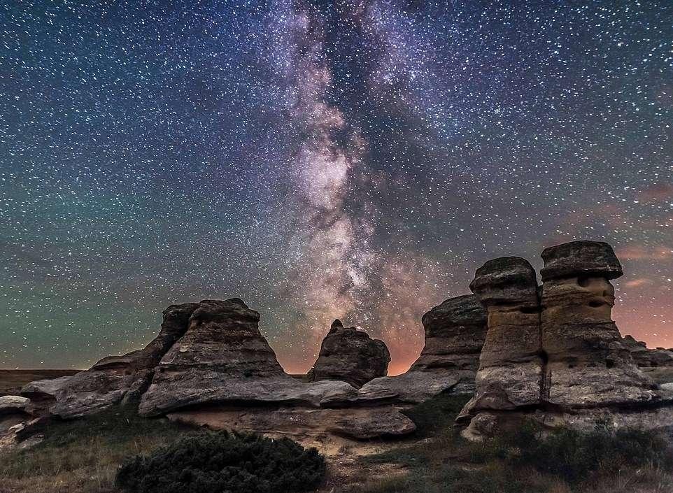 Bau troi dem ky ao duoi ong kinh nhiep anh gia hinh anh