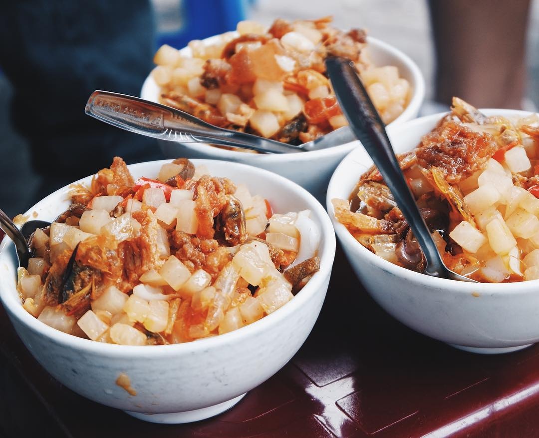 Banh duc tau va loat mon an choi hap dan o Hai Phong hinh anh