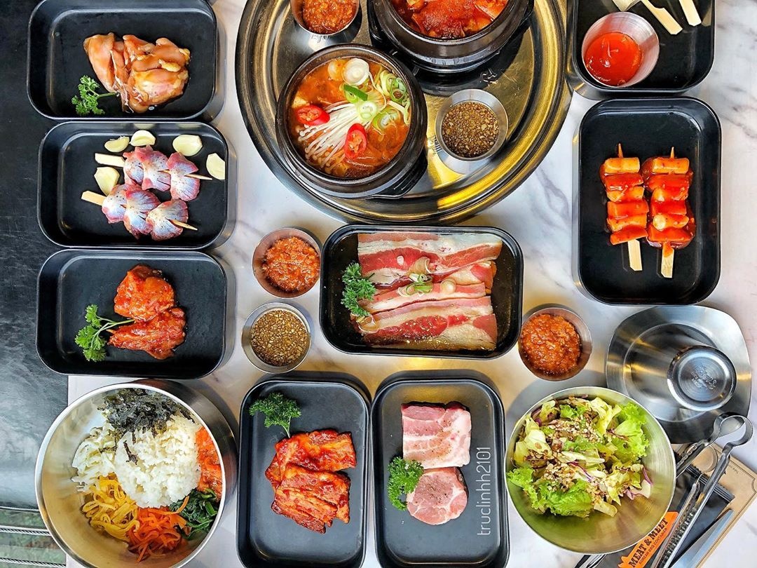 Thoa suc an uong tai 5 diem buffet hut khach o TP.HCM hinh anh