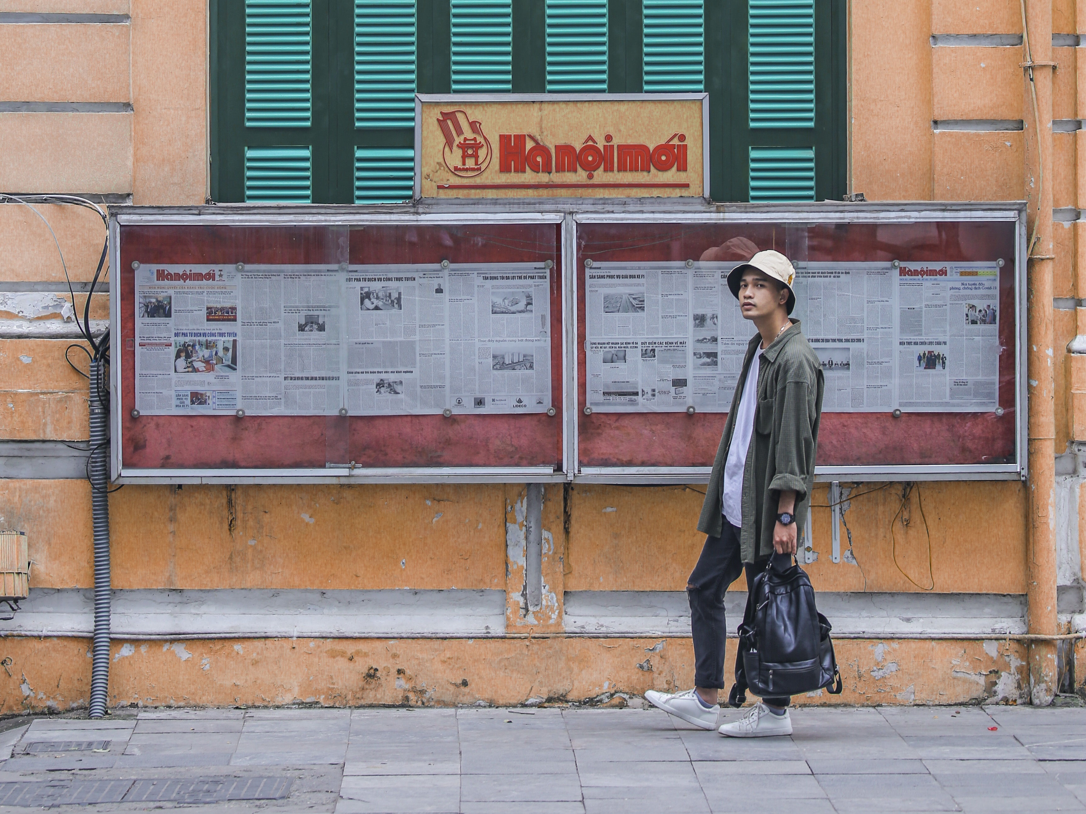 Tim Ha Noi binh yen trong nhung ngay nang ha hinh anh