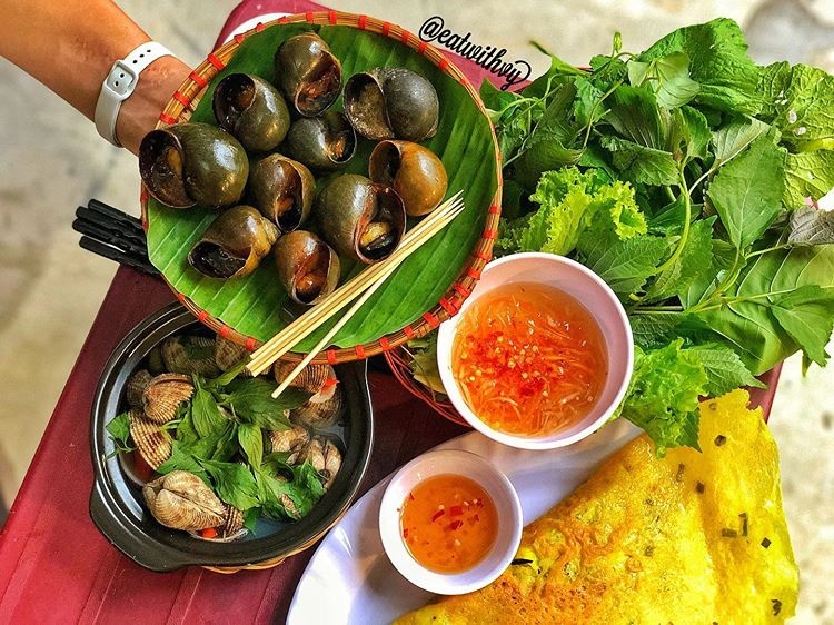 Oc nuong tieu va loat mon dan da o Can Tho hinh anh