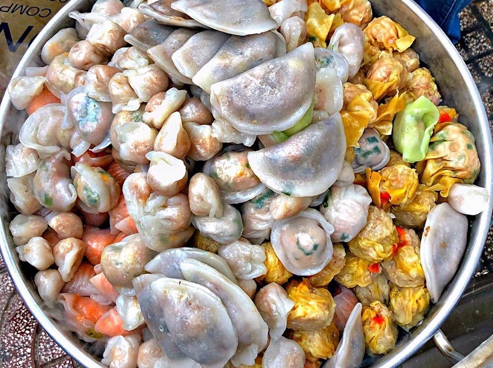 An gi o pho nguoi Hoa chi voi 100.000 dong? hinh anh