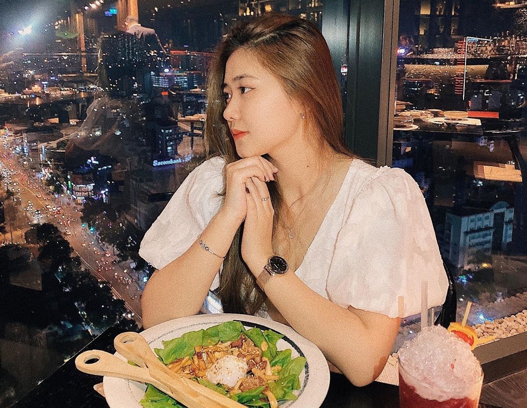 4 nha hang tren cao view dep tai TP.HCM hinh anh