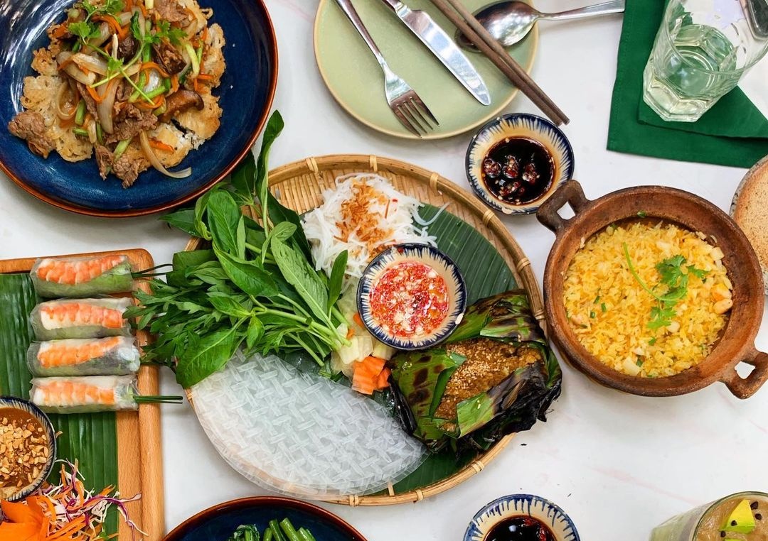 4 nha hang thuan Viet tai TP.HCM cho bua com cuoi nam hinh anh
