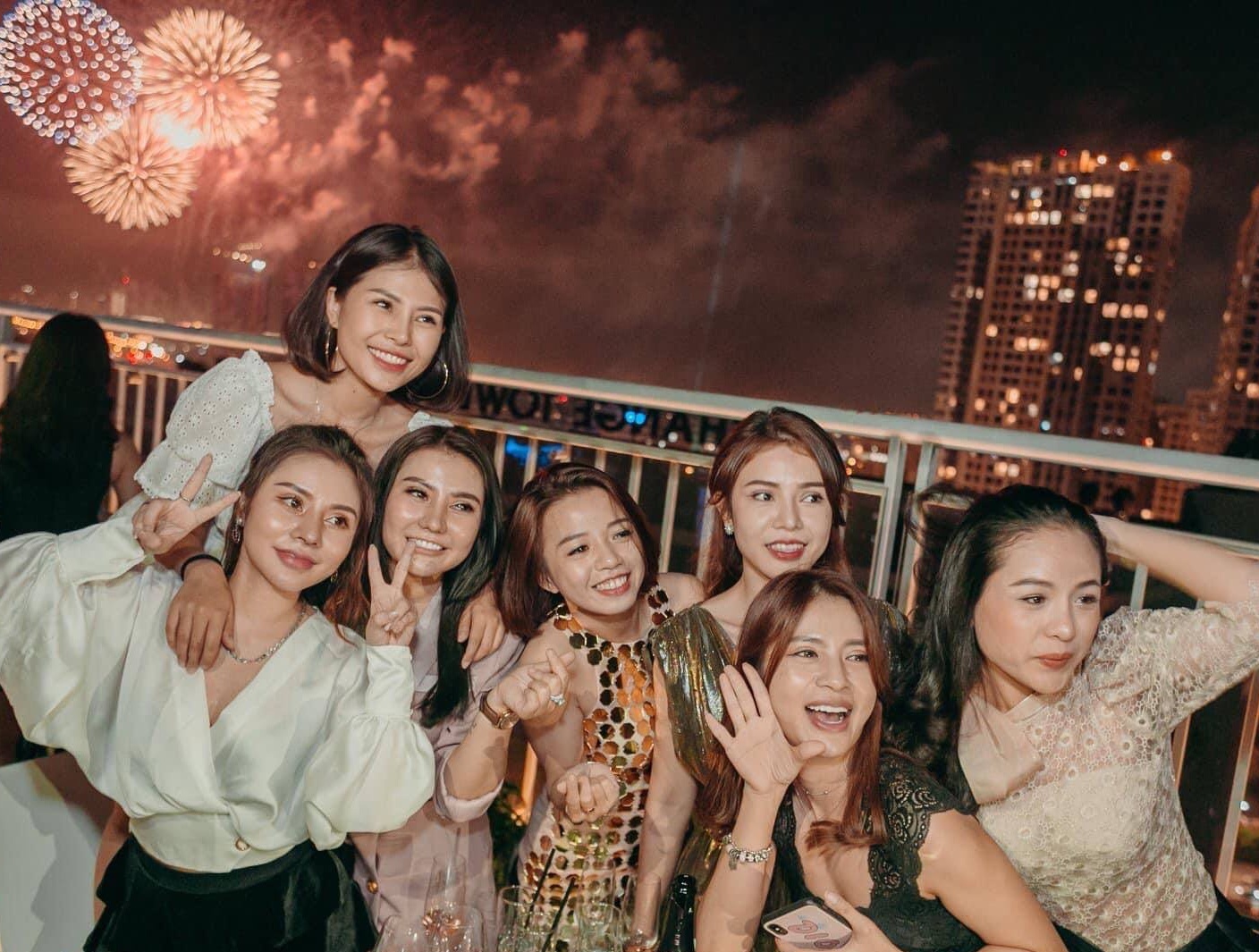 Ngam phao hoa o 3 quan view dep tai TP.HCM hinh anh