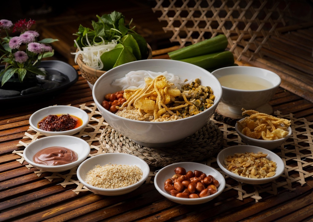 Am thuc Hue gom may loai? hinh anh