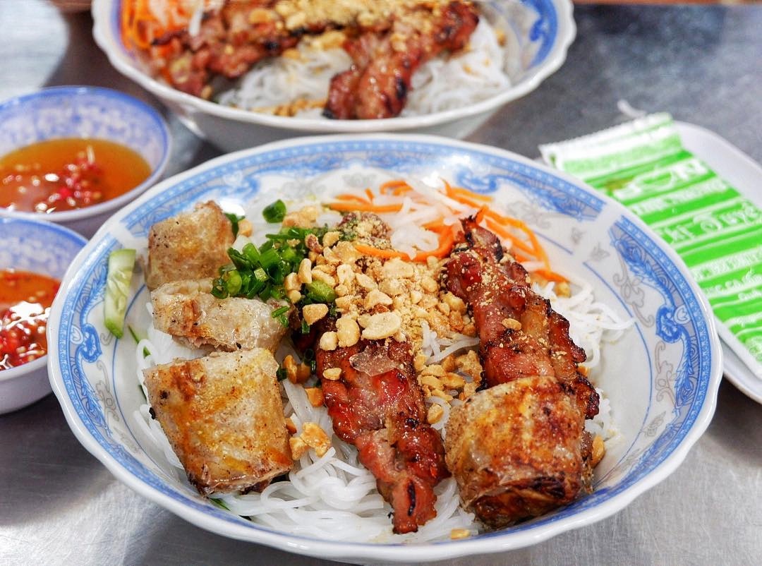 An gi vao mua nong o TP.HCM? hinh anh