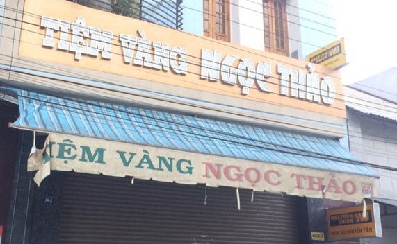 Camera ghi hinh hung thu bit mat dam chu tiem vang hinh anh