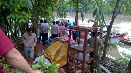 thi thể nam sinh viên trôi sông sau 2 ngày đi đám cưới ảnh 1 thi the nam sinh vien troi song sau 2 ngay di dam cuoi anh 1