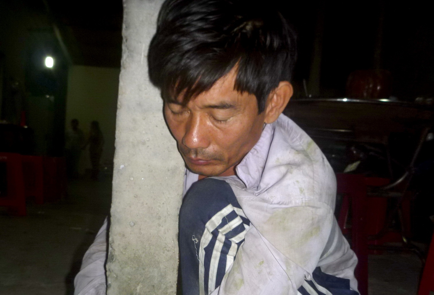 Bi dap nga, ten trom o mien Tay rut sung ban tra nguoi dan hinh anh