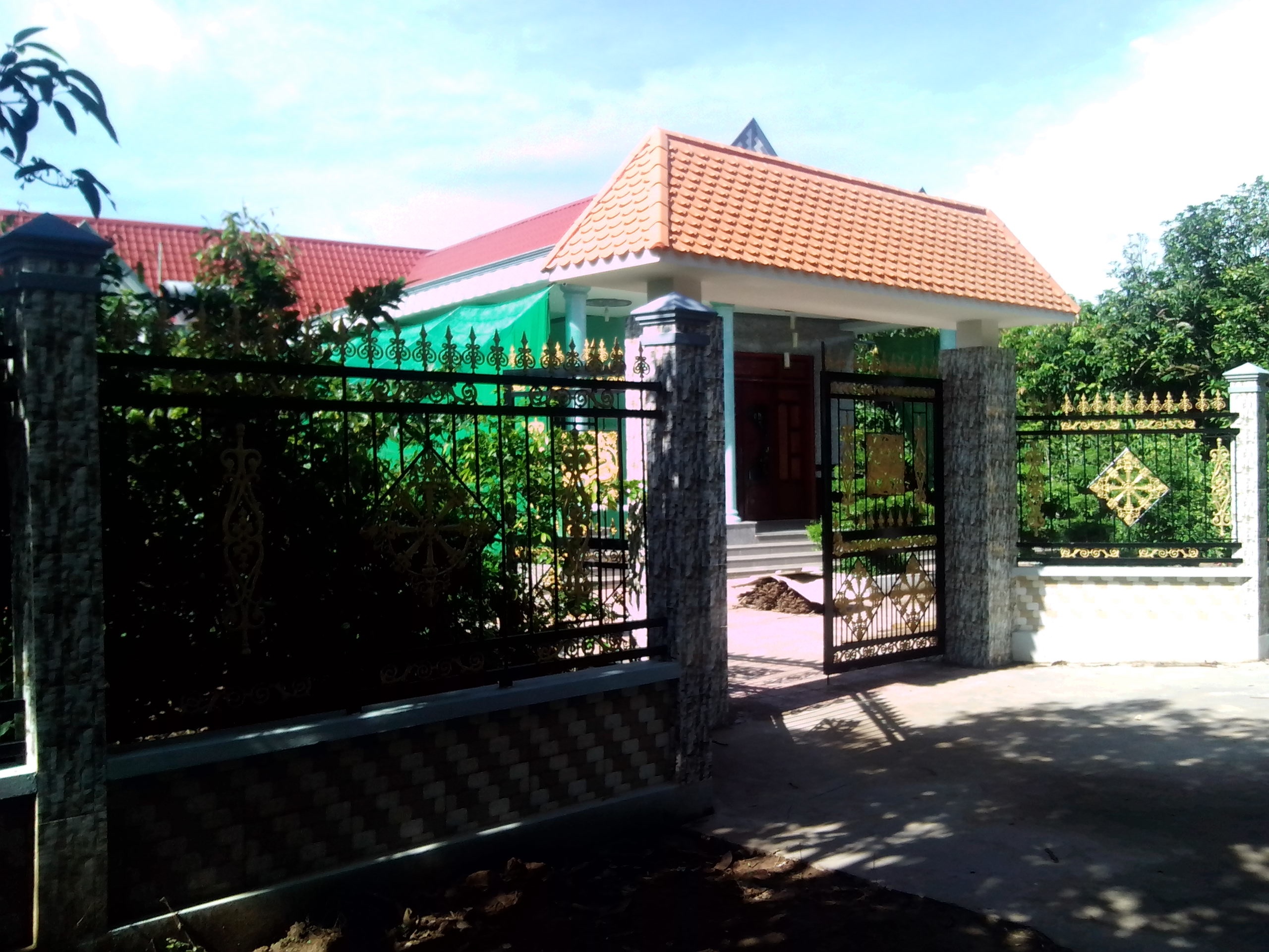 Thu hồi tiền hỗ trợ nhà tình nghĩa của người thân bí thư xã ảnh 1 Thu hoi tien ho tro nha tinh nghia cua nguoi than bi thu xa anh 1