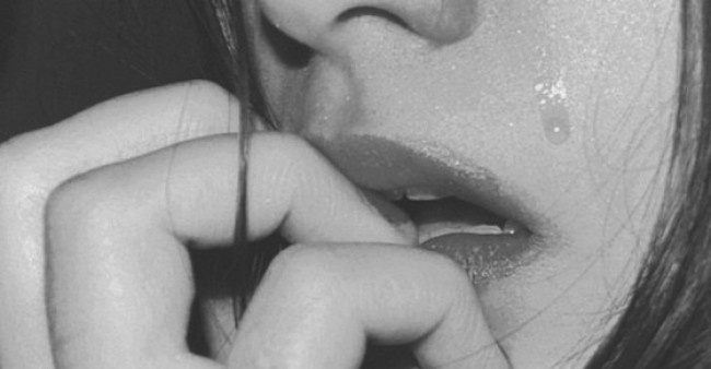 Nu bi cao tuoi trang tron giet ban trai meu mao o toa hinh anh