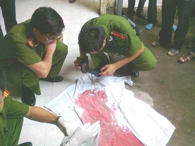 9X ngoi lai hien truong sau khi doat mang ban nhau hinh anh