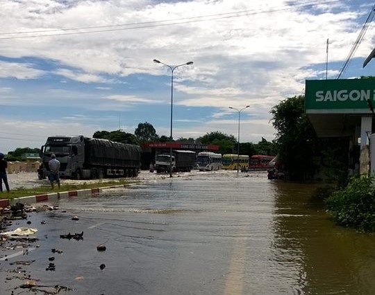 Lu dau nguon lam ngap nang quoc lo 1 anh 1