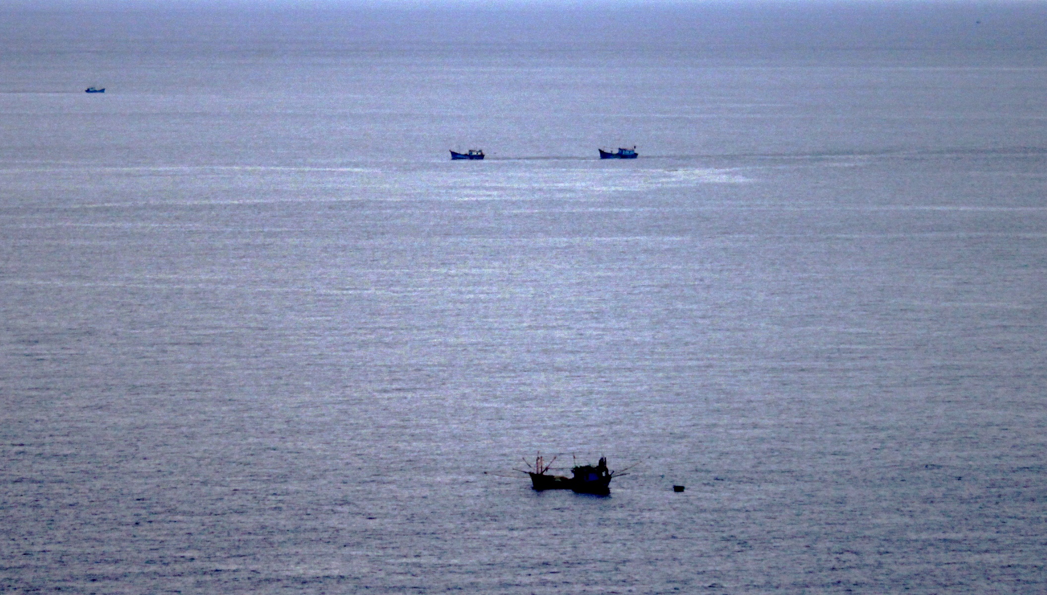 Thuyen vien vang xuong bien mat tich khi ngu tren noc tau hinh anh