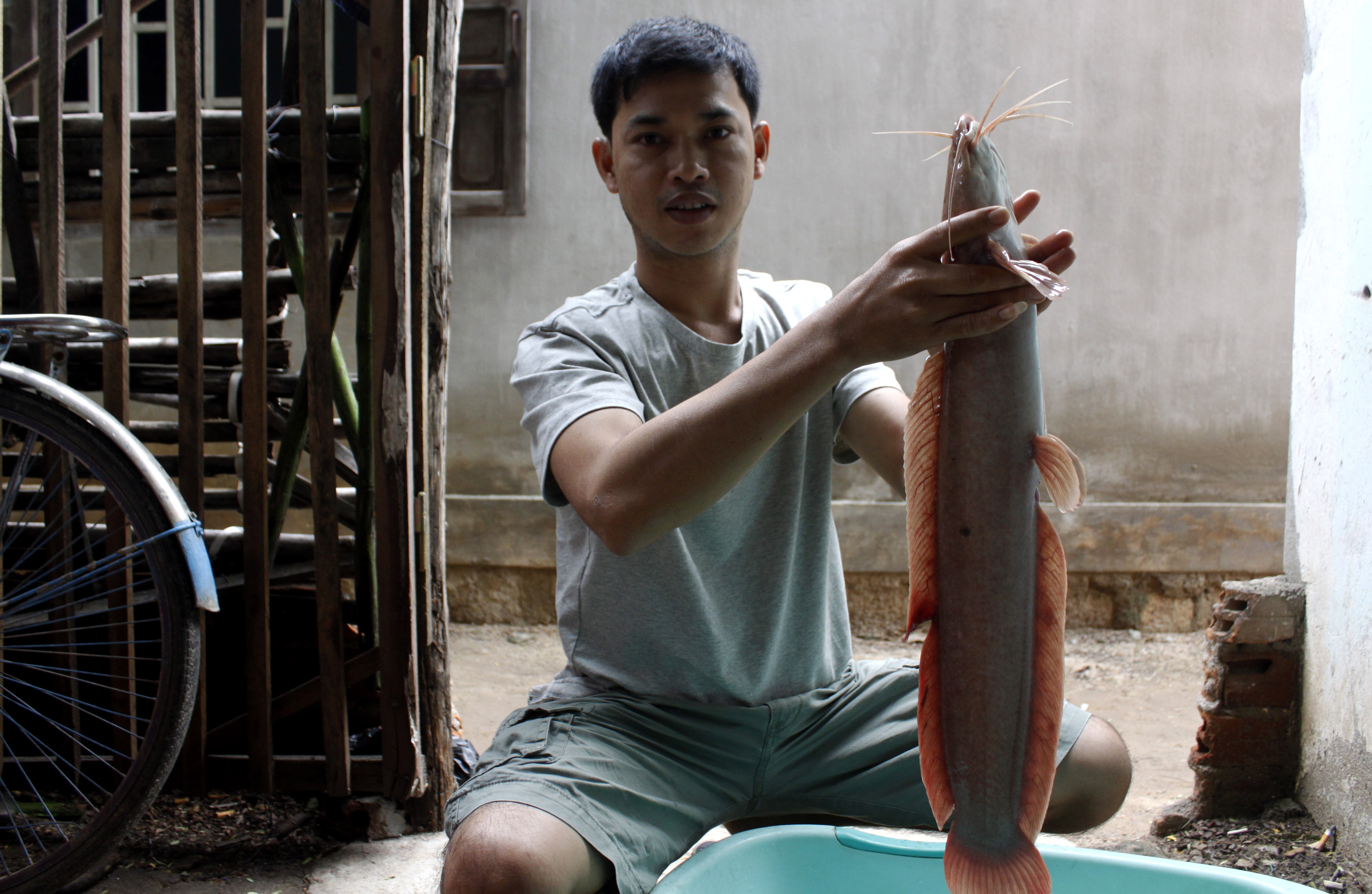 Cau duoc ca tre bach tang o Ninh Thuan hinh anh