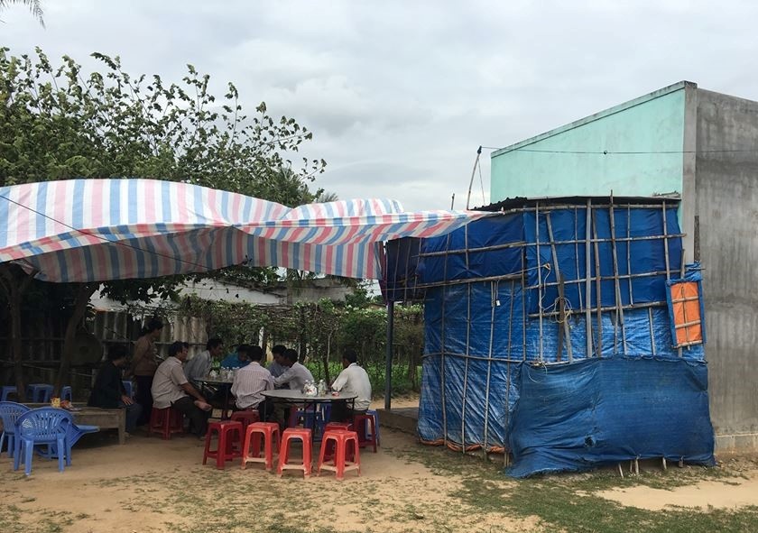 3 em nhỏ chết đuối,  tang thương trên xóm nghèo chiều cuối năm ảnh 2 3 em nho chet duoi,  tang thuong tren xom ngheo chieu cuoi nam anh 2