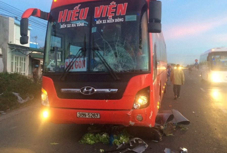 Nguoi cho rau bi tong chet ngay dau nam hinh anh
