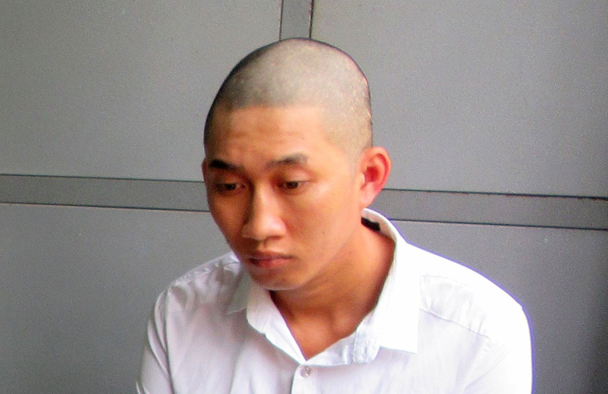 Me di vang, be gai 8 tuoi bi ke den nha mua thuoc la dam o hinh anh