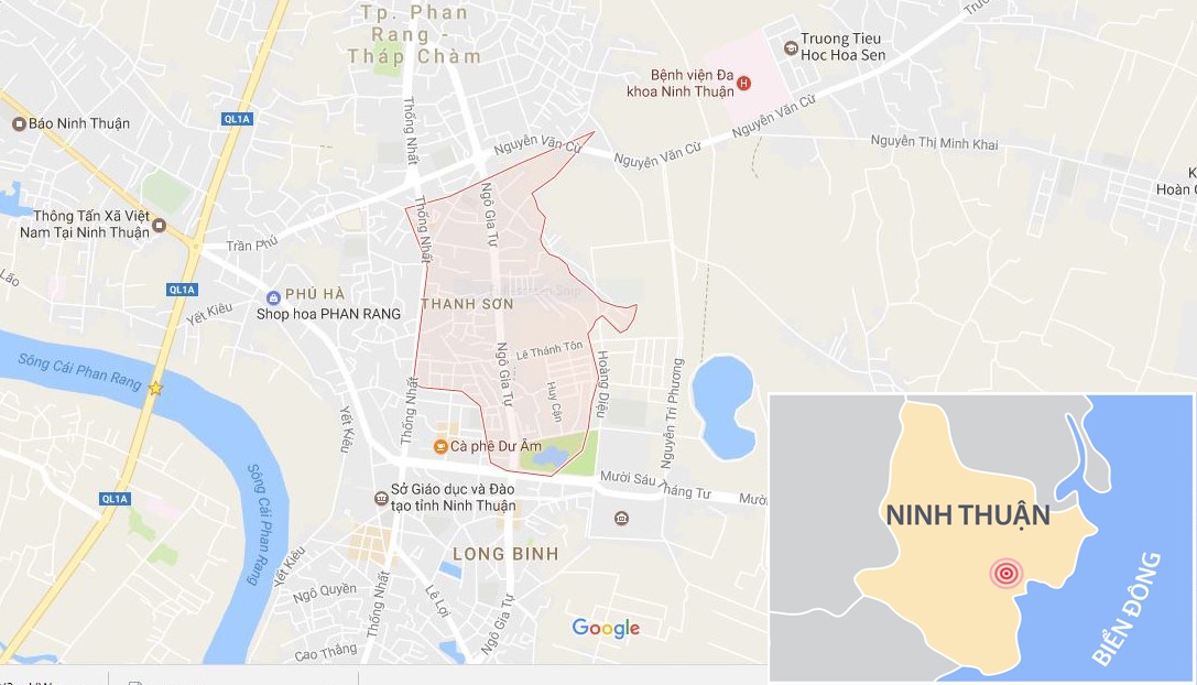 Be gai 8 tuoi bi thanh nien den mua nha thuoc la ham hai anh 2