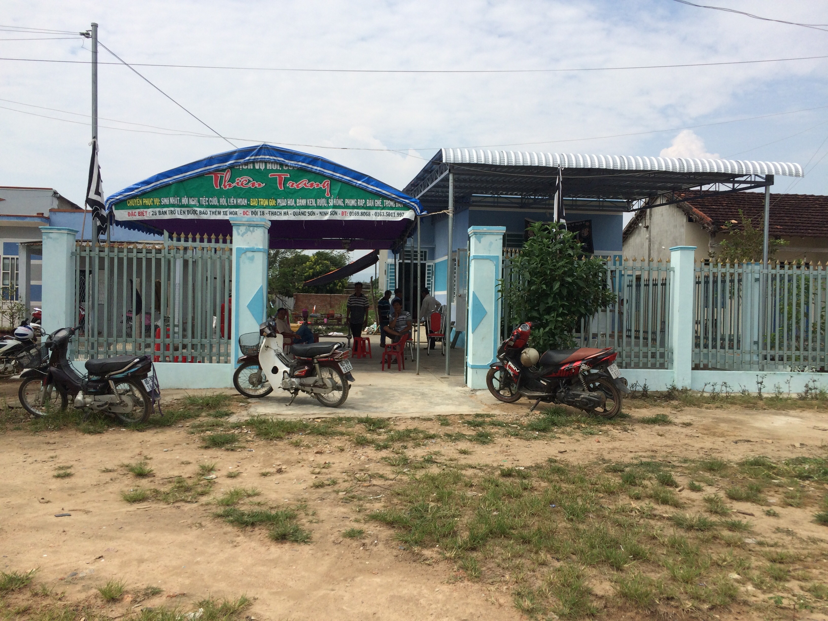 Hai 9X chan duong dam chet nguoi sau mau thuan o quan karaoke anh 1