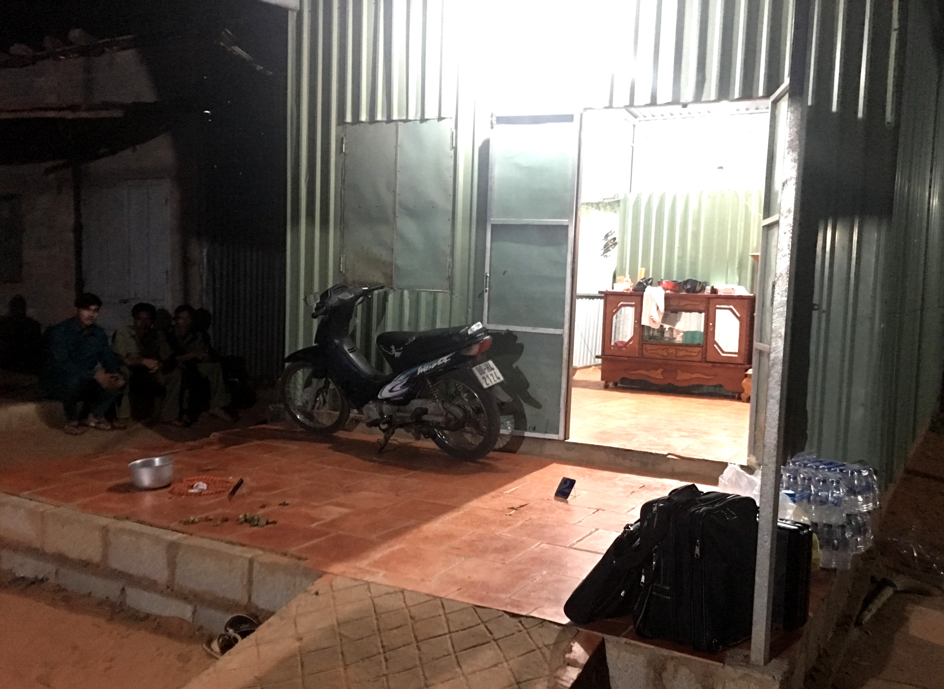 Nguoi phu nu tu vong sau khi cai nhau voi chong ho anh 1