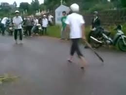 Cam hung khi thach dau vi mau thuan, mot nguoi chet, mot bi thuong hinh anh