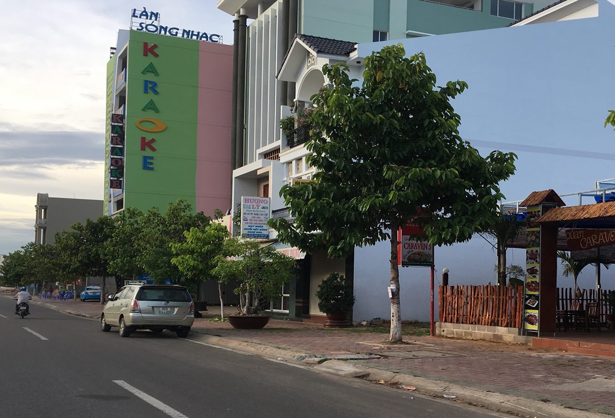 Bị đâm chết vì trêu ghẹo gái trước quán bar ảnh 1 Bi dam chet vi treu gheo gai truoc quan bar anh 1