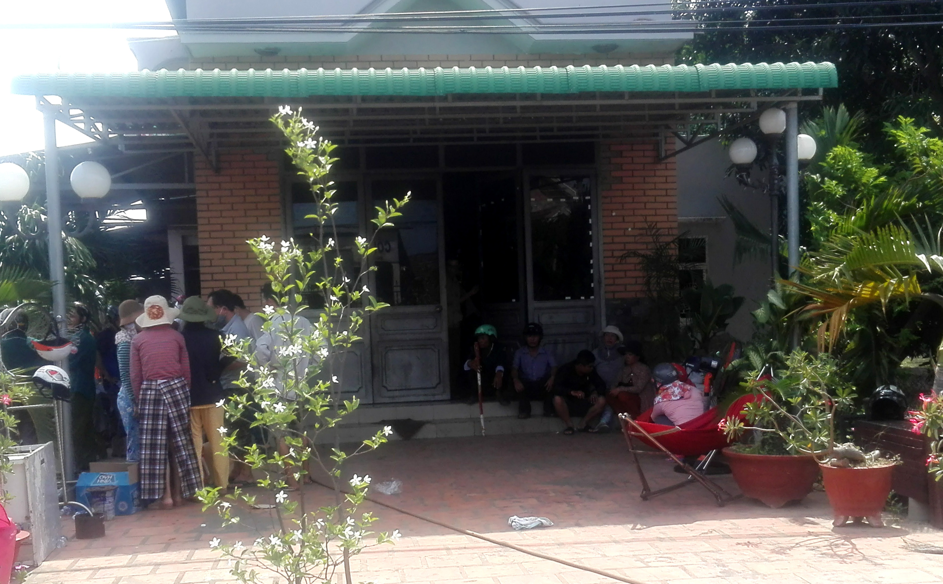 chay nha me chet hai con nguy kich anh 1