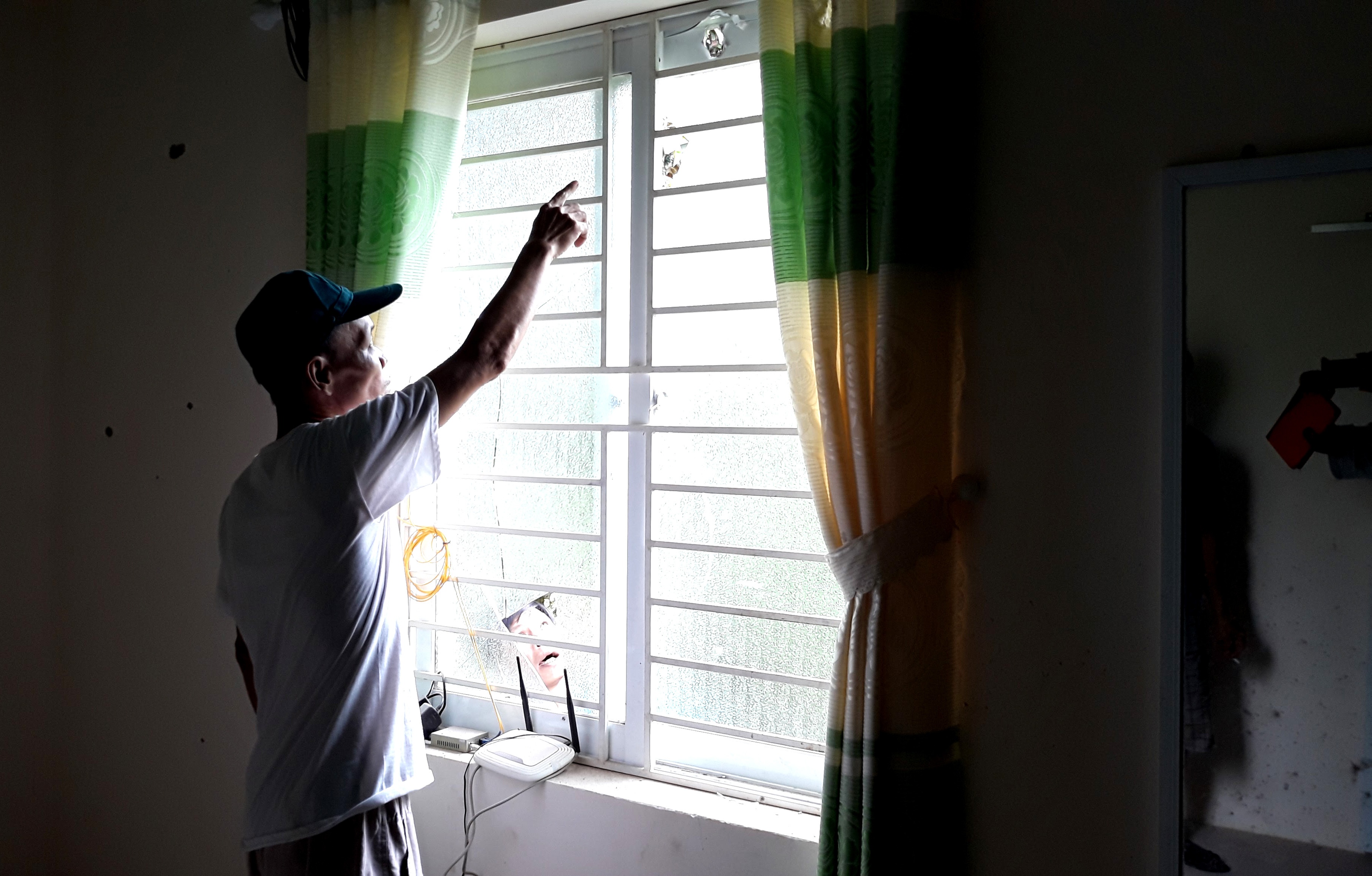 nhà dân hư hỏng sau tiếng nổ trên trời ảnh 2 nha dan hu hong sau tieng no tren troi anh 2